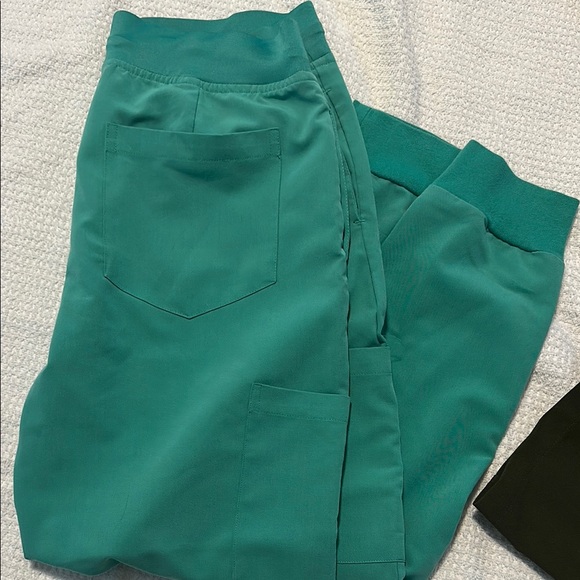 Bundle Mandala Scrub Pants and Tops - Picture 3 of 6